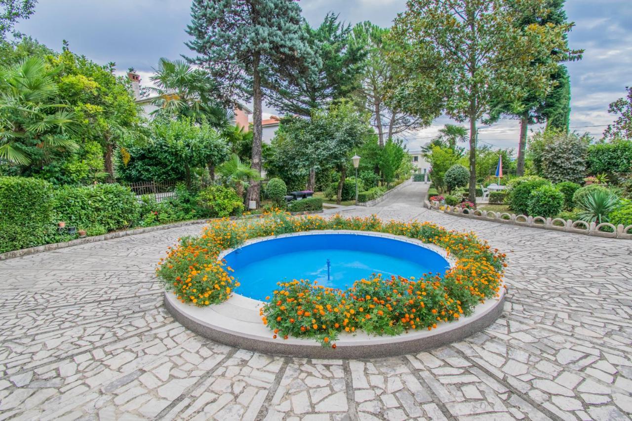 Apartments Anita Near Opatija With Private Parking マトゥリ エクステリア 写真