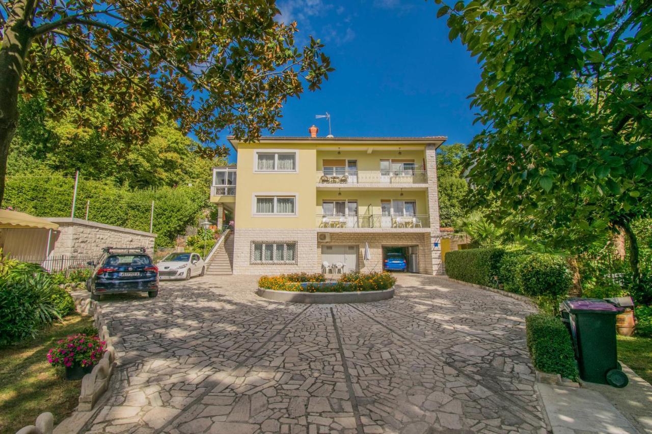 Apartments Anita Near Opatija With Private Parking マトゥリ エクステリア 写真