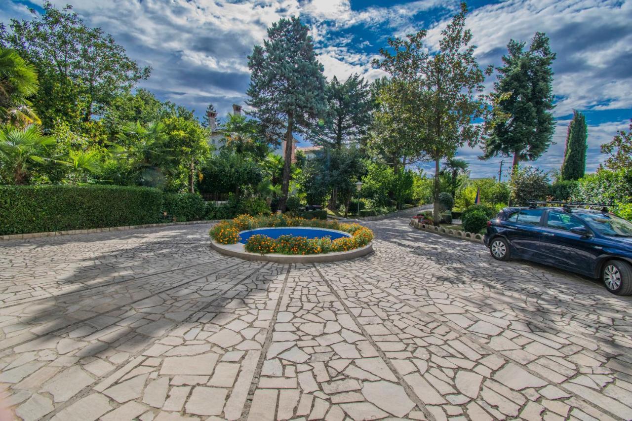 Apartments Anita Near Opatija With Private Parking マトゥリ エクステリア 写真