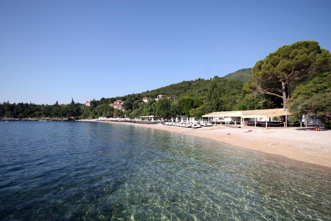 Apartments Anita Near Opatija With Private Parking マトゥリ エクステリア 写真