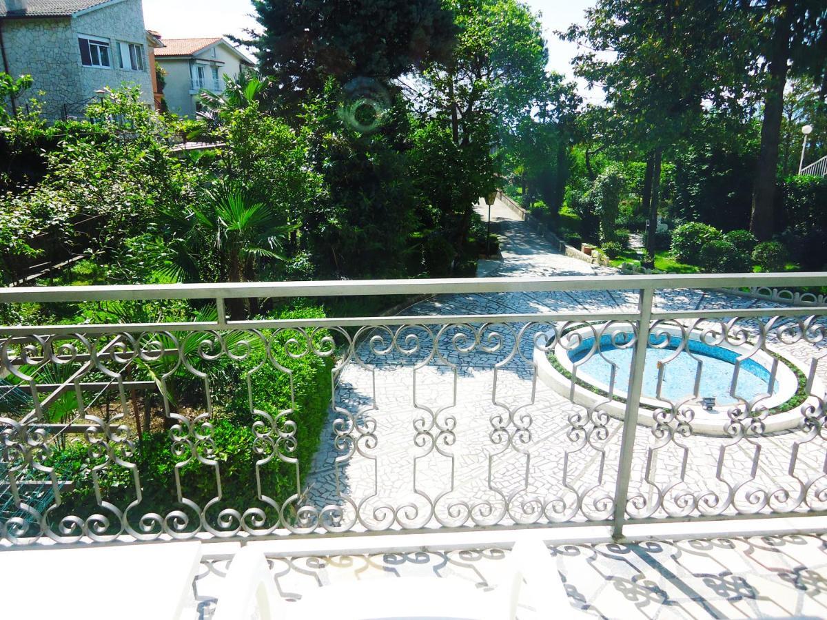 Apartments Anita Near Opatija With Private Parking マトゥリ エクステリア 写真